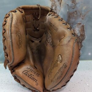 Vintage Wilson A2516 Catcher Baseball Glove R/H Twin Action Carlton Fisk NO LACE